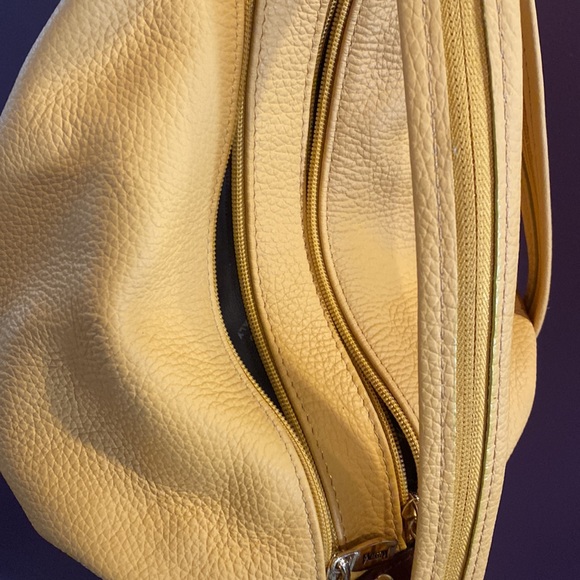 VALENTINA made in Italy Leather sling Backpack RARE color - Picture 10 of 13